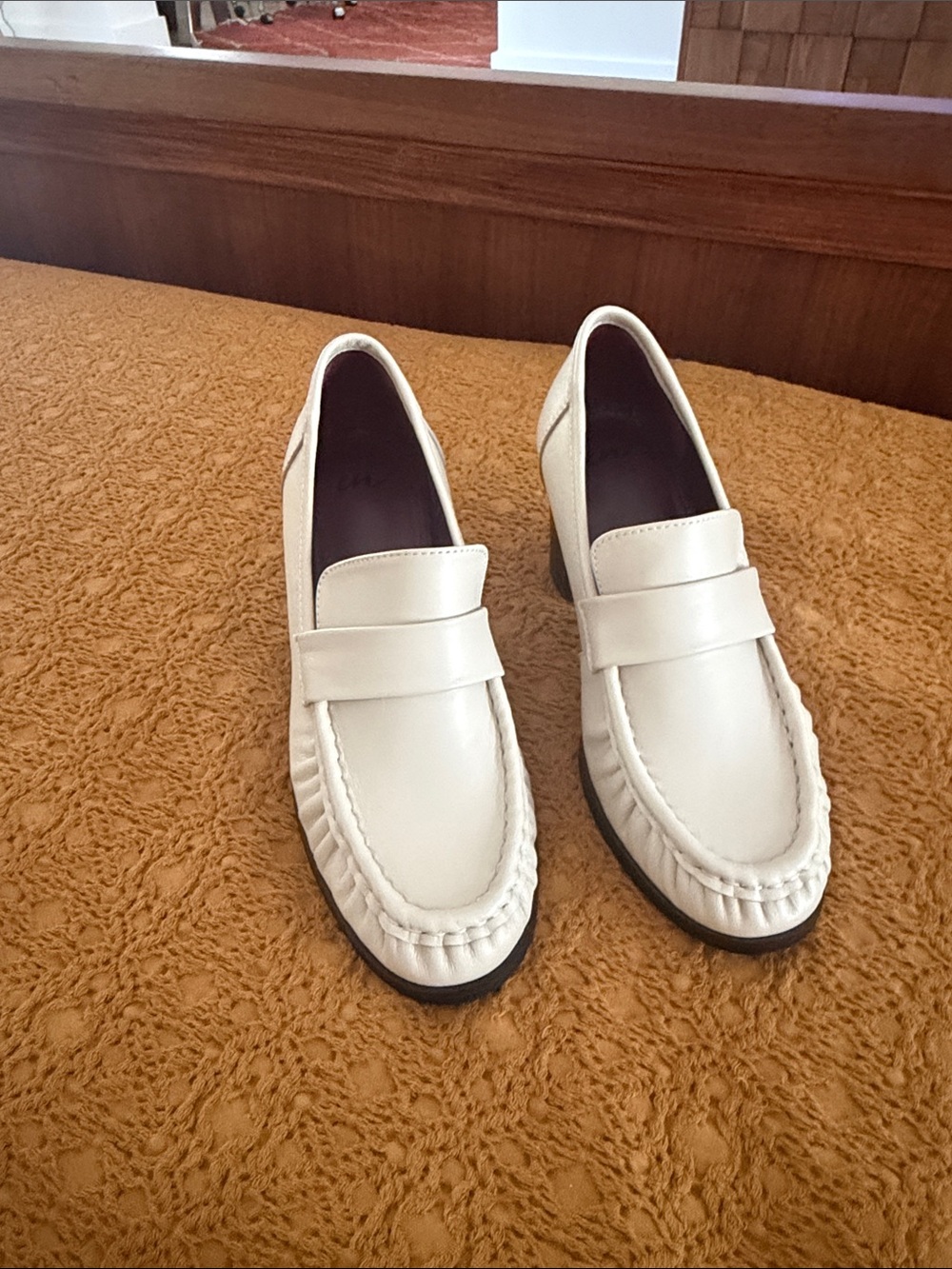 Peche Cream Heeled Loafers